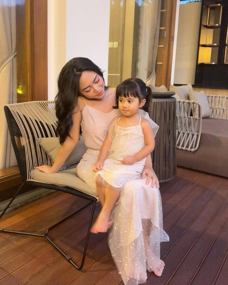 Instagram.com/rachelvennya