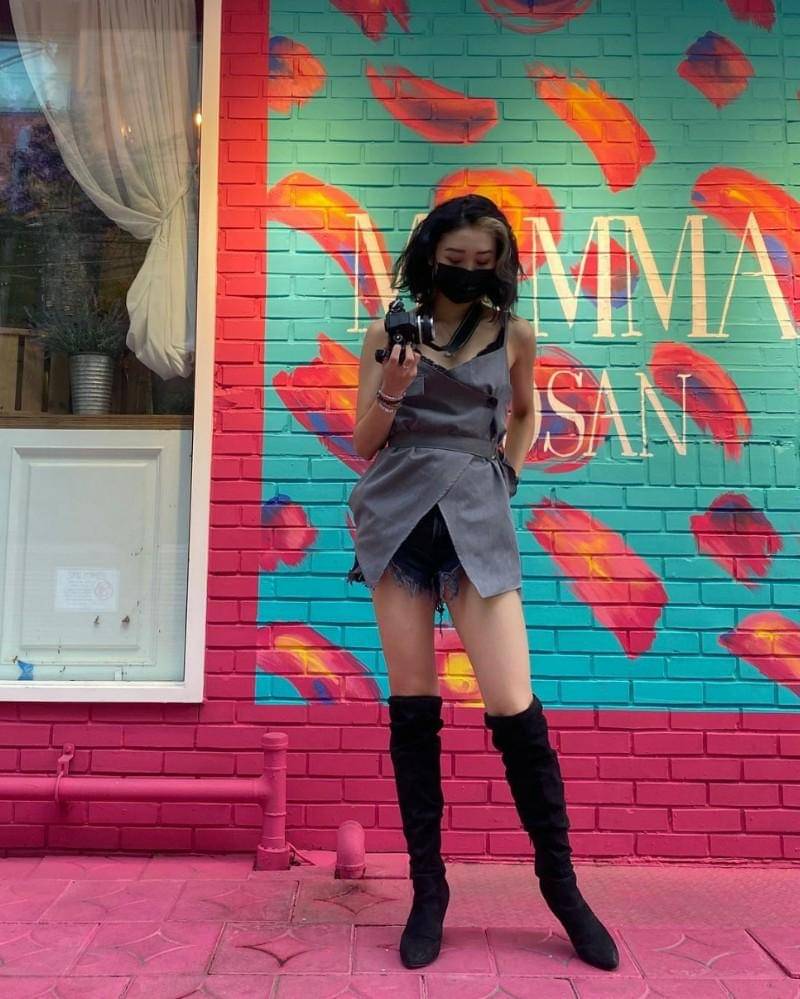 Instagram/denisethewenise