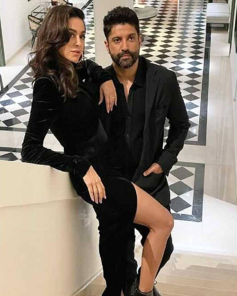 instagram.com/shibanidandekar