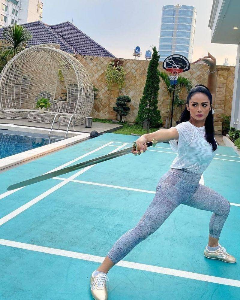 Instagram.com/krisdayantilemos