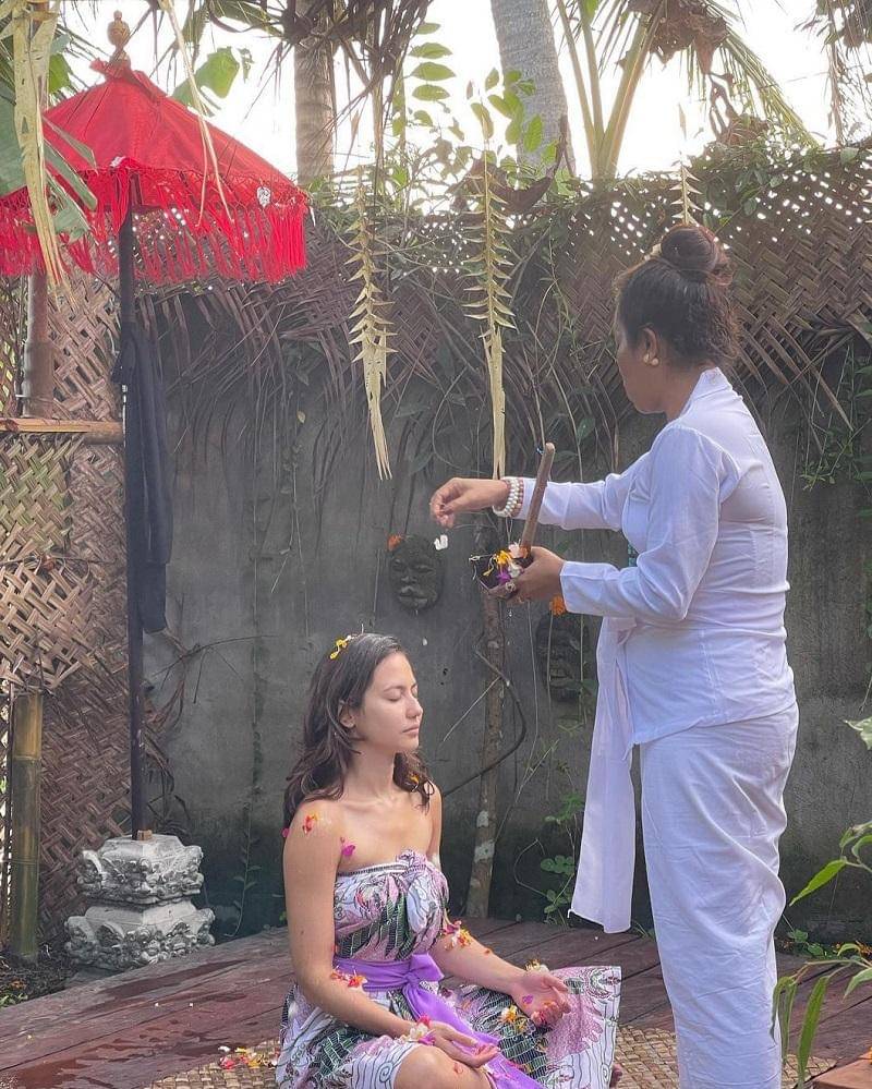 instagram.com/pevpearce