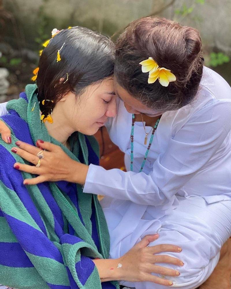 instagram.com/pevpearce