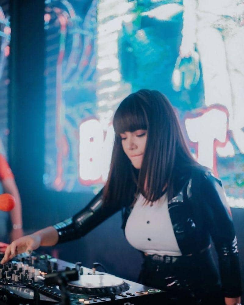 Instagram.com/dinar_candy