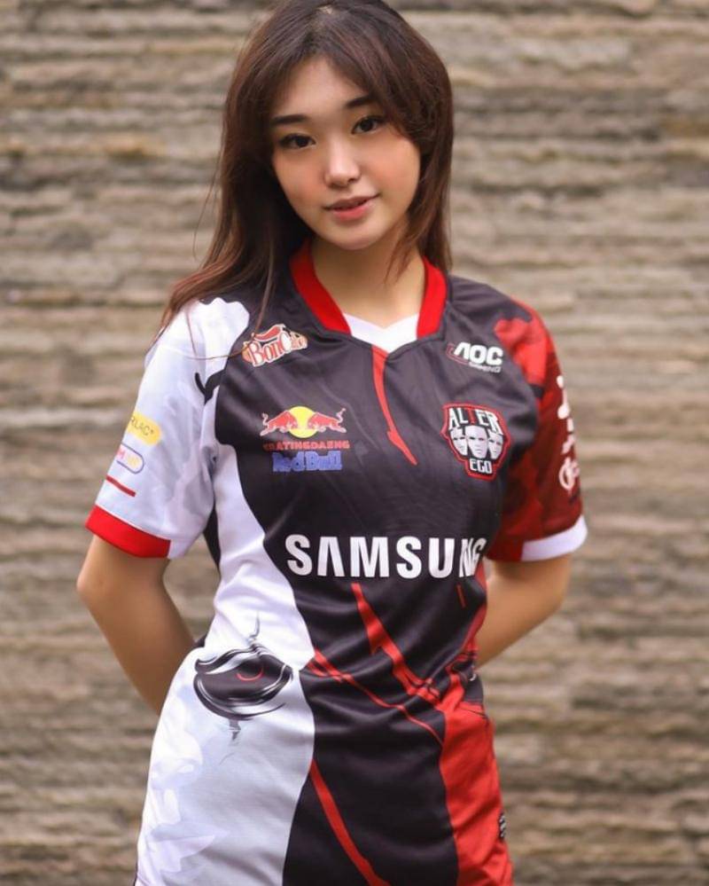 Instagram.com/livyrenata