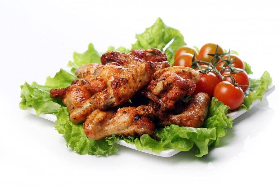 Ayam bakar/freepik - https://img.freepik.com/free-photo/delicious-fried-chicken-plate_144627-27383.jpg?w=900