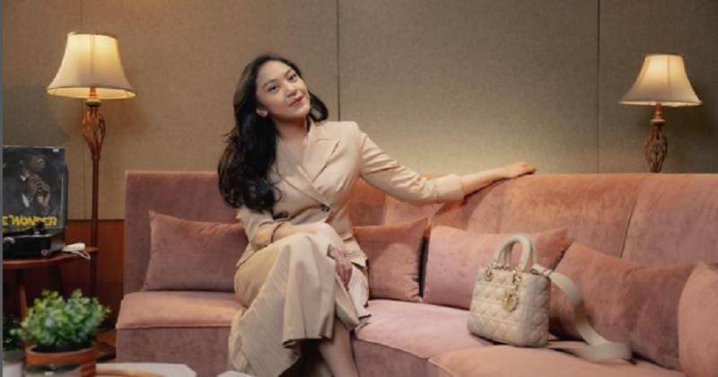 instagram.com/putri_tanjung