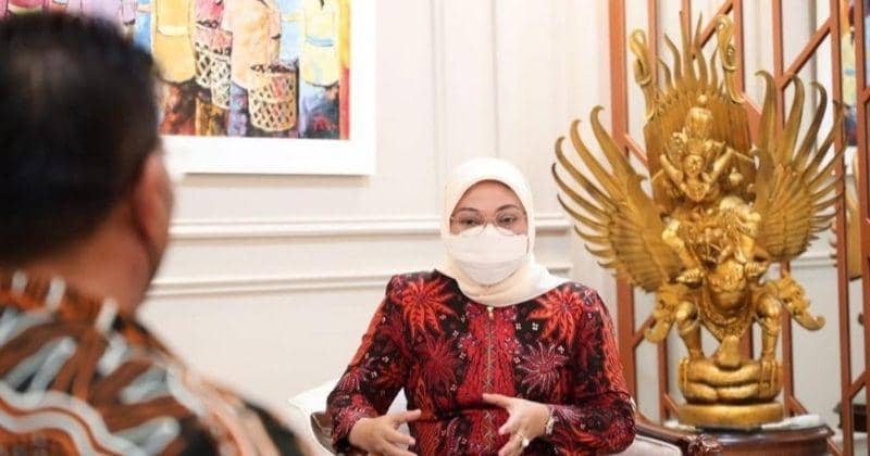 Instagram.com/kemnaker