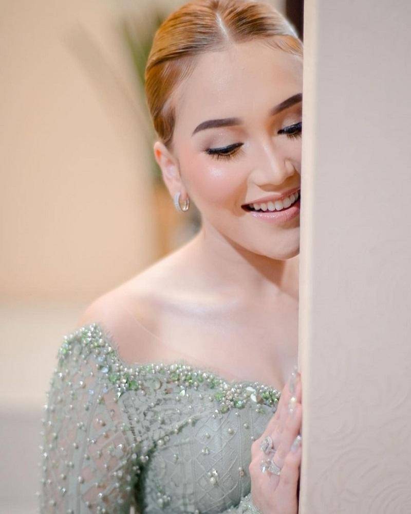 instagram.com/ayutingting92