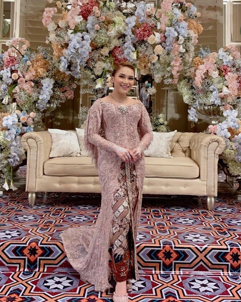 instagram.com/ayutingting92