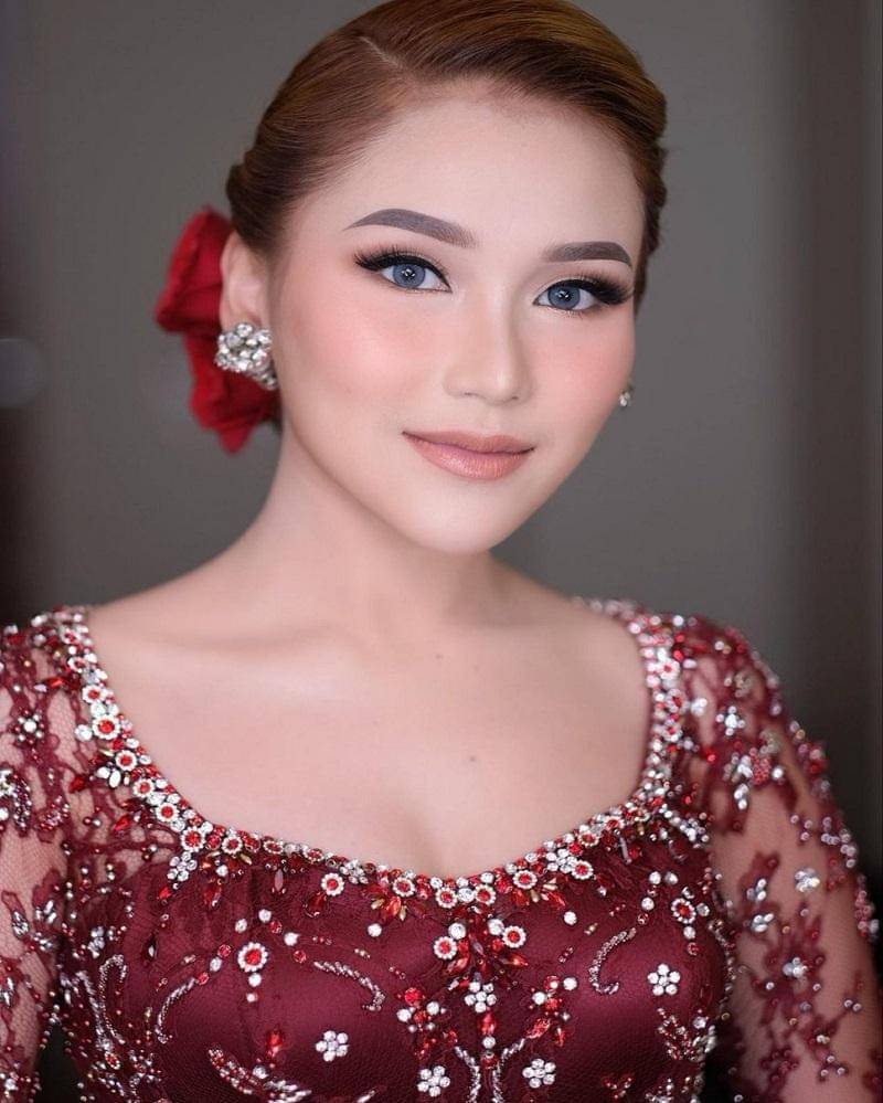 instagram.com/ayutingting92