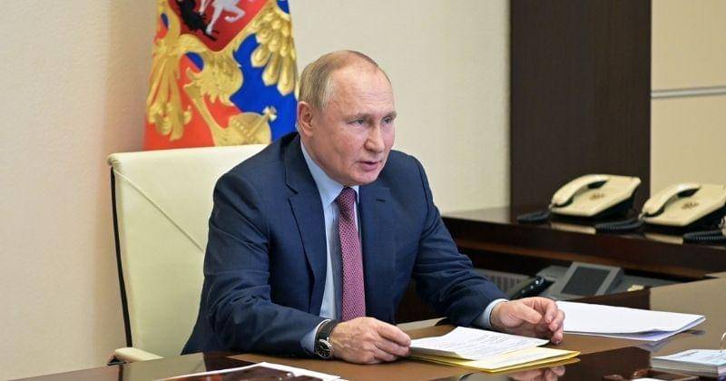 twitter.com/KremlinRussia_E