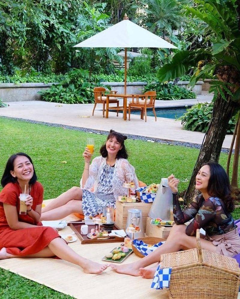 Instagram.com/nadinelist