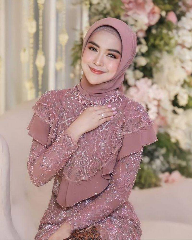 Instagram.com/riaricis1795