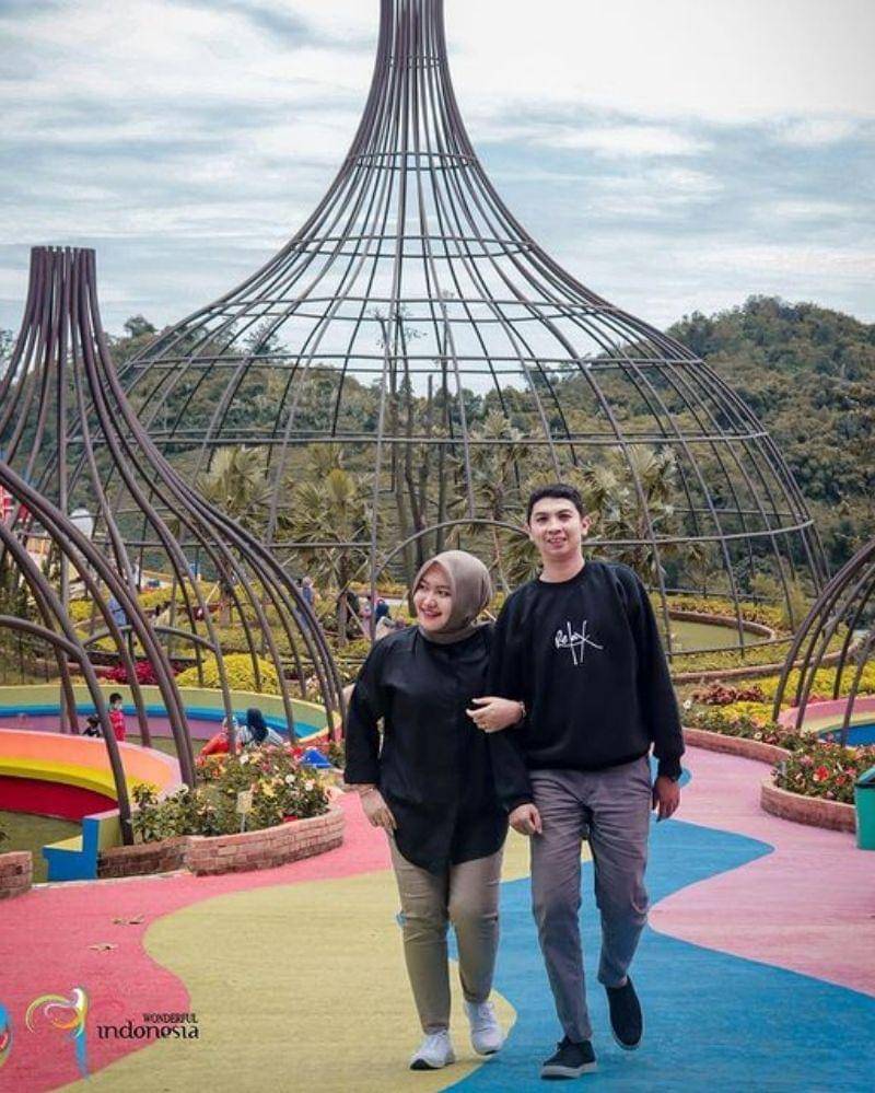 Instagram.com/florawisata_dcastello