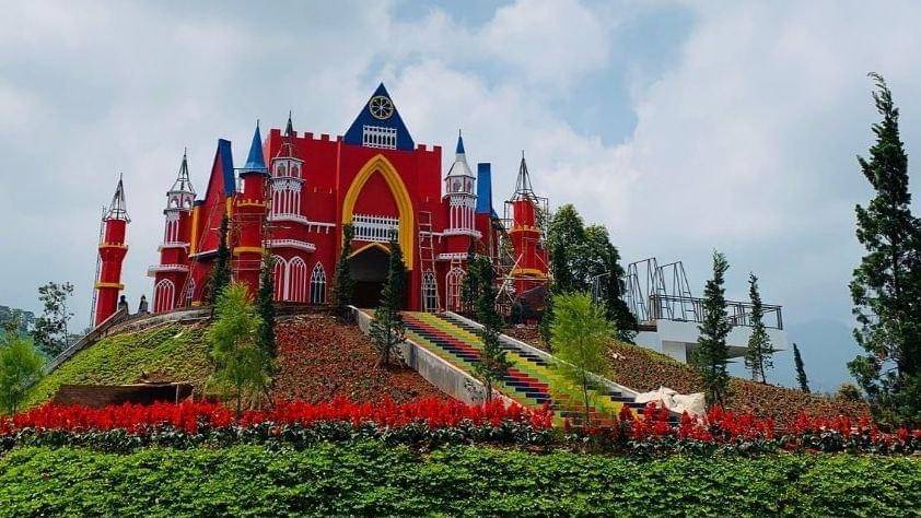 Instagram.com/florawisata_dcastello