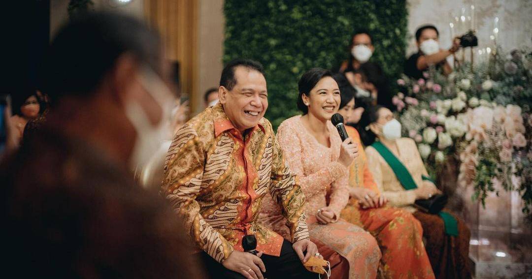 Instagram.com/putri_tanjung