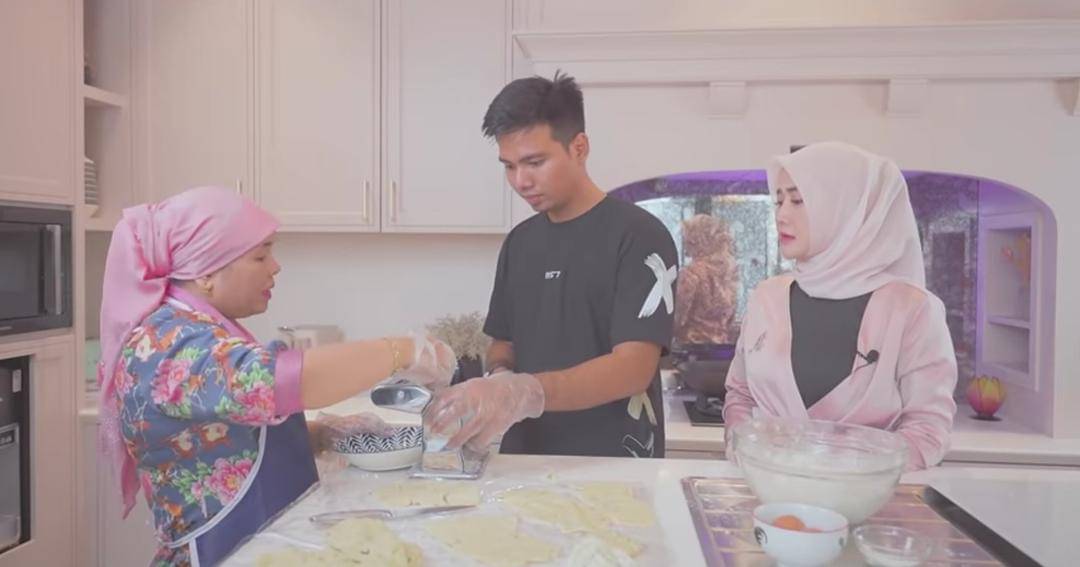 Youtube.com/Mama Fuji