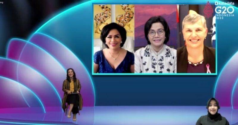 Tangkapan layar acara Women Leaders Forum 2022 - Popmama.com/Putri Syifa N