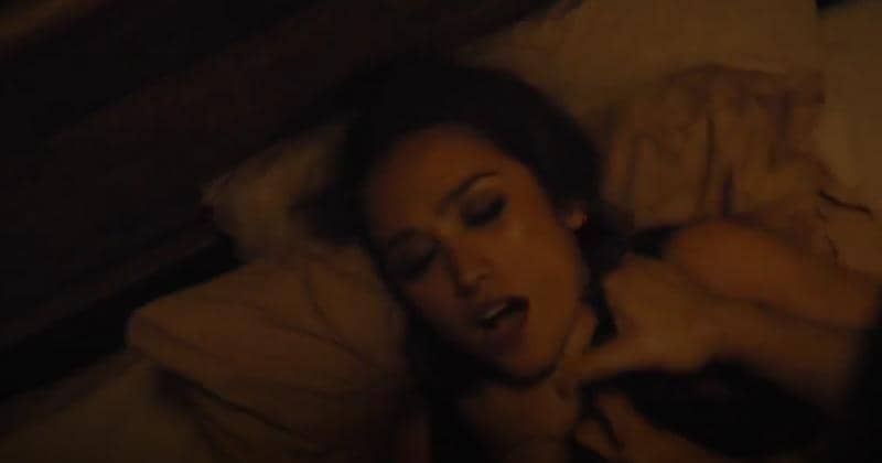 5 Adegan Panas Alexandra Gottardo di Film, Ada yang Sama Zack Lee