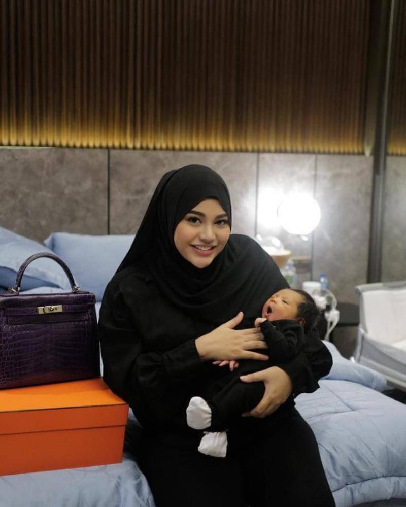 Instagram/aurelie.hermansyah