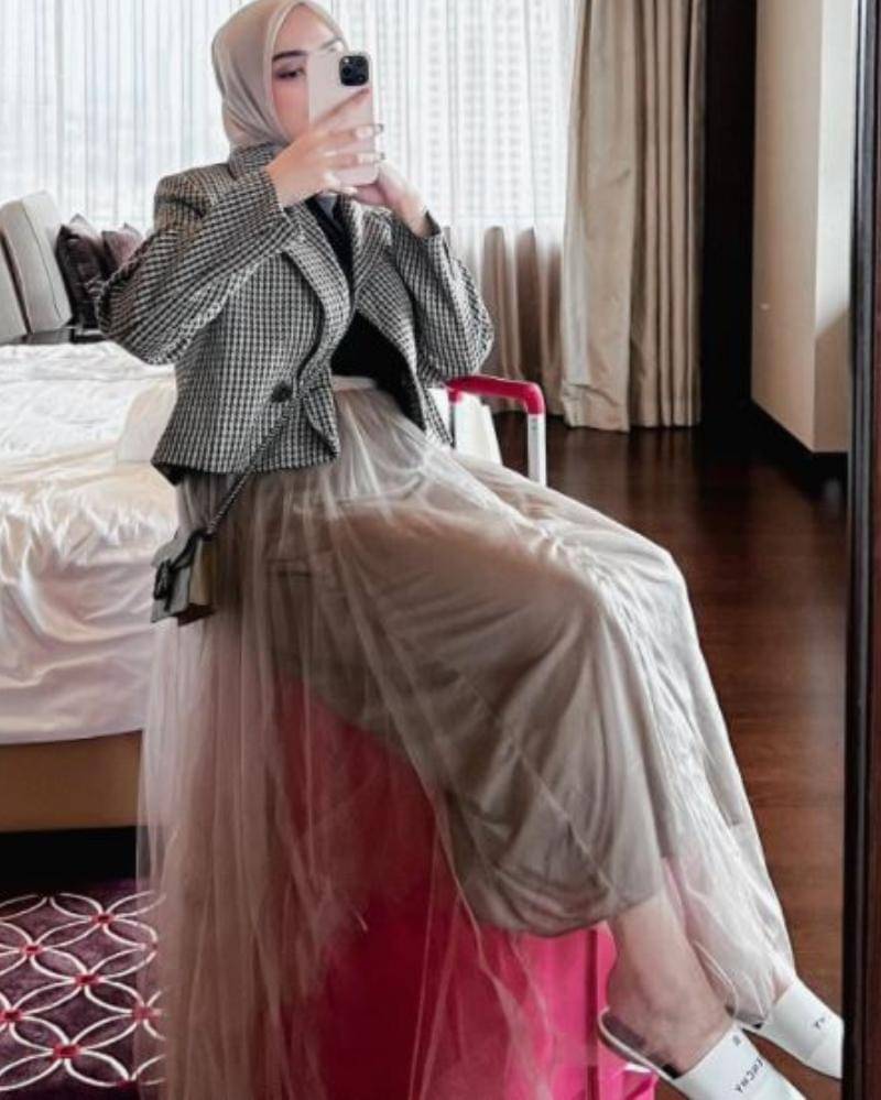 Instagram.com/dinanfajrina