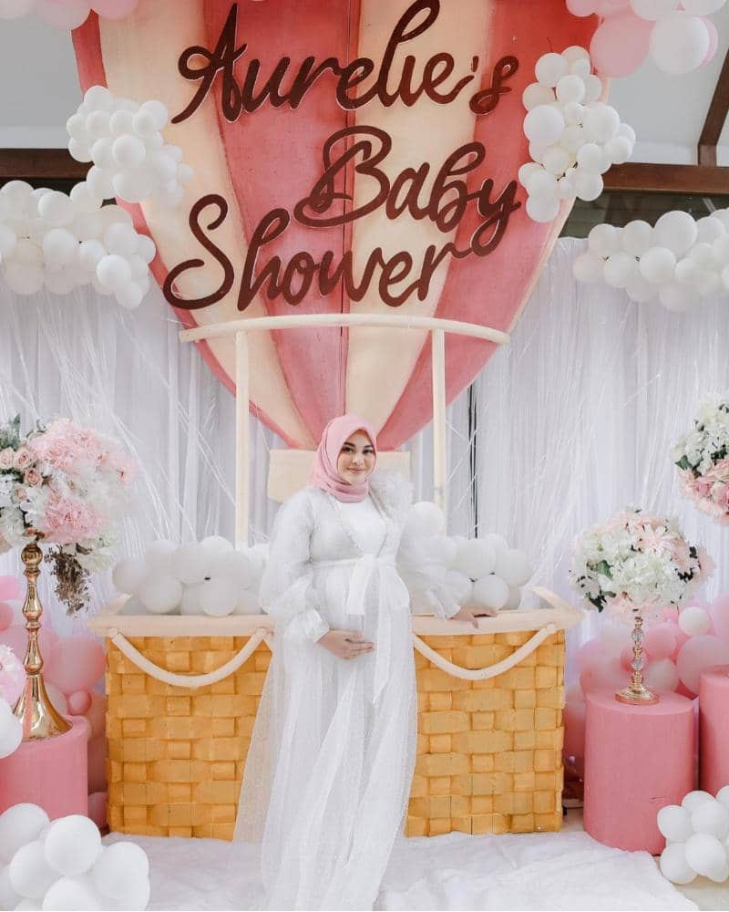 Instagram/aurelie.hermansyah
