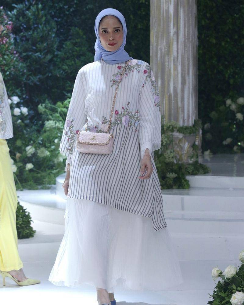 Dok.  LES ALLÉES A Line to Remember