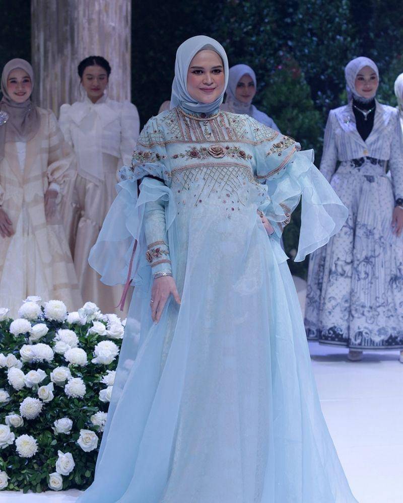 Dok.  LES ALLÉES A Line to Remember