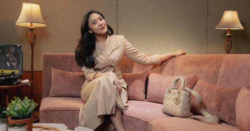 Instagram.com/putri_tanjung