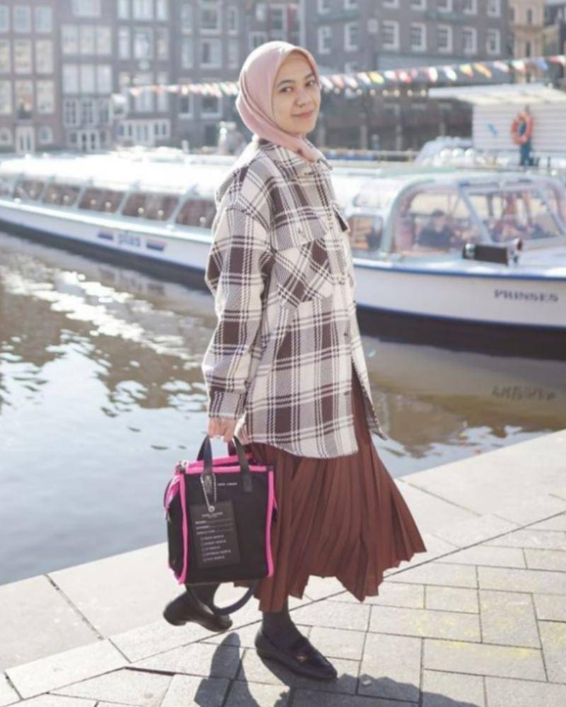 Instagram.com/ecaprasetya