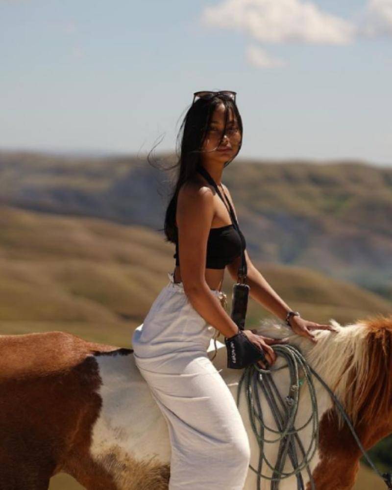 Instagram.com/sarahtumiwa