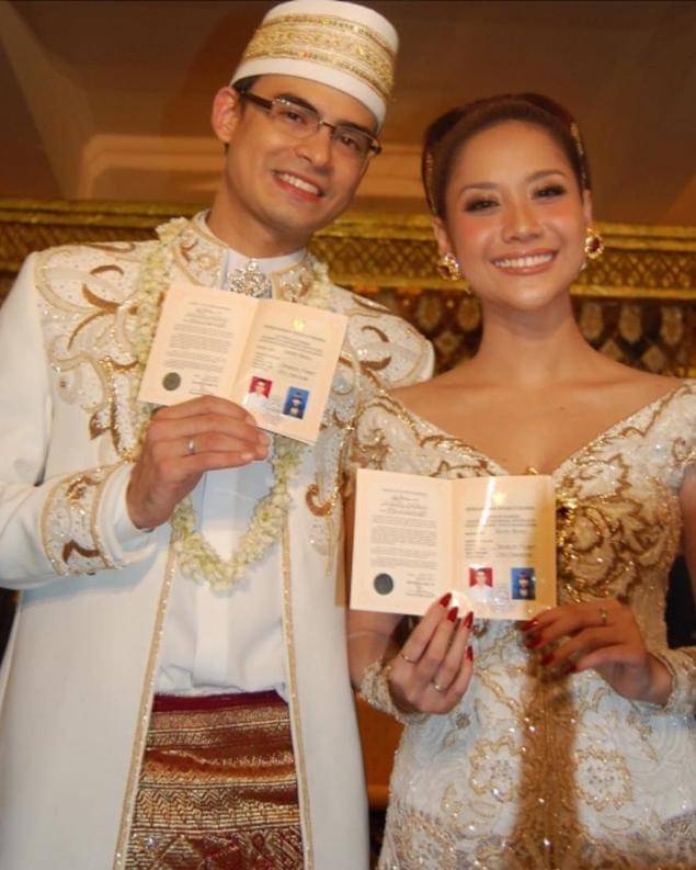 Instagram.com/ashrafsinclair