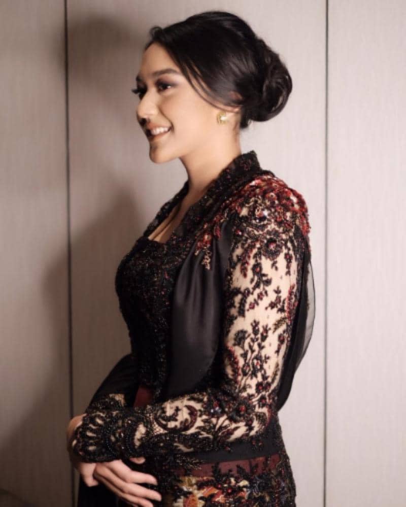Instagram.com/putri_tanjung
