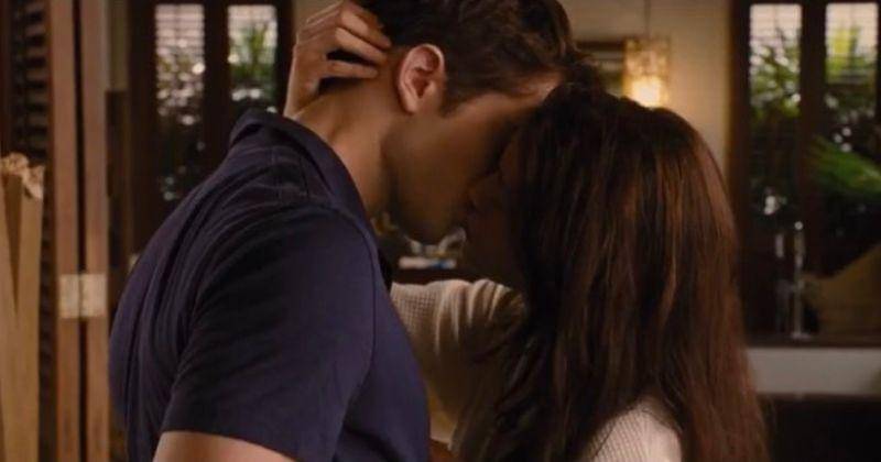 Jinsiy hamshiralar xorozni sorishadi va jinnini sikadilar