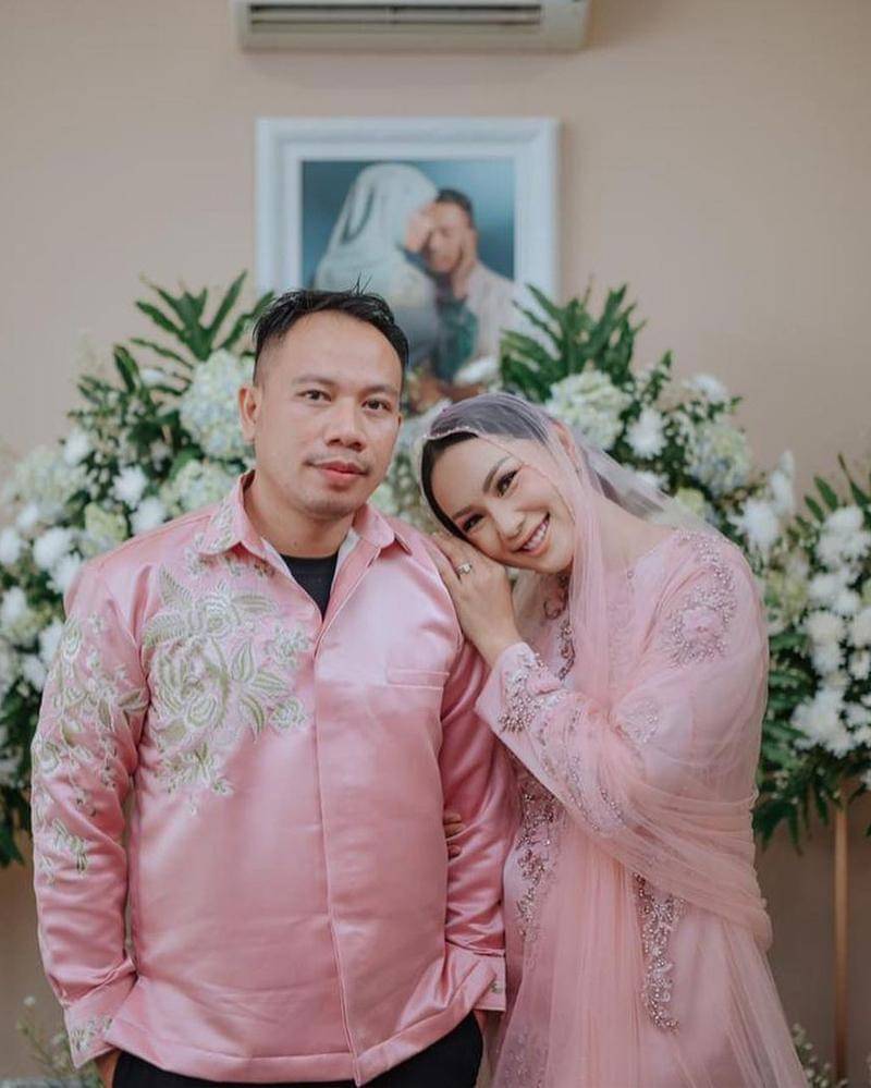 Instagram.com/vickyprasetyo777