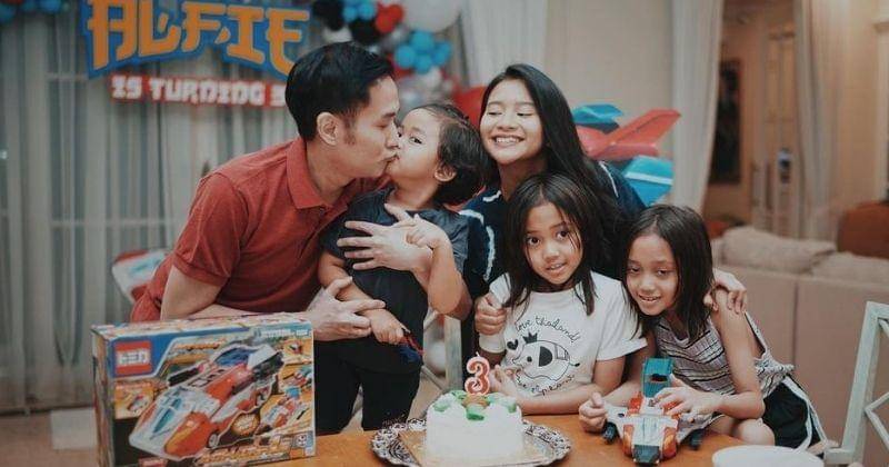 Instagram.com/adirakania