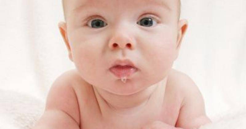 6 Penyebab Bayi Ngeces Berlebihan yang Jarang Disadari