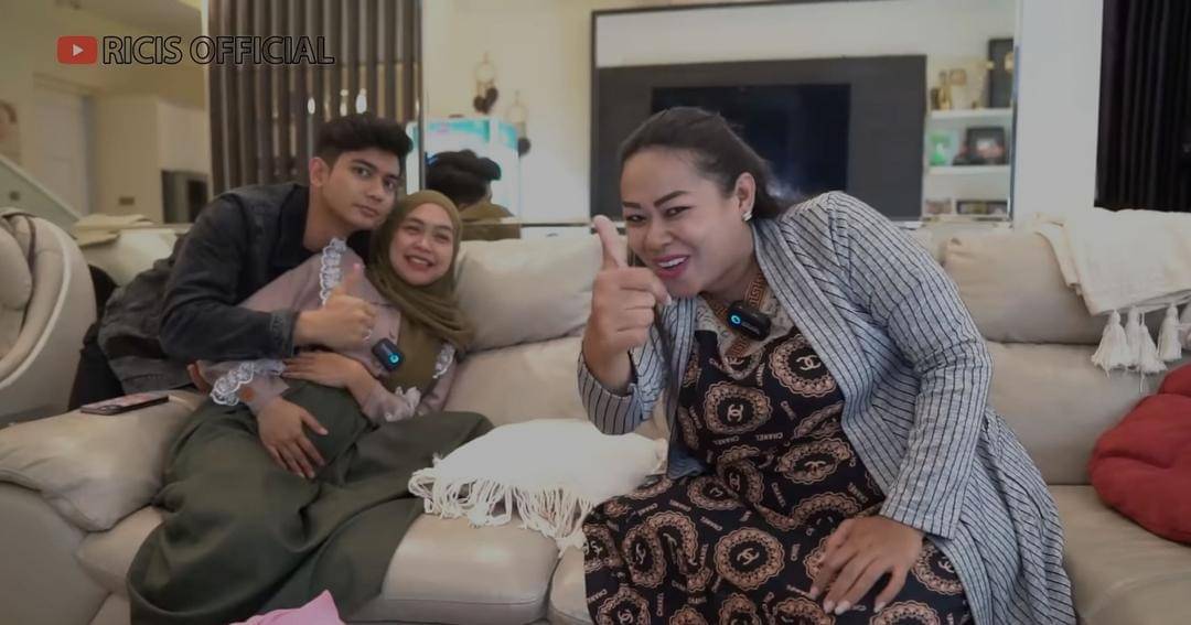 Youtube.com/Ricis Official