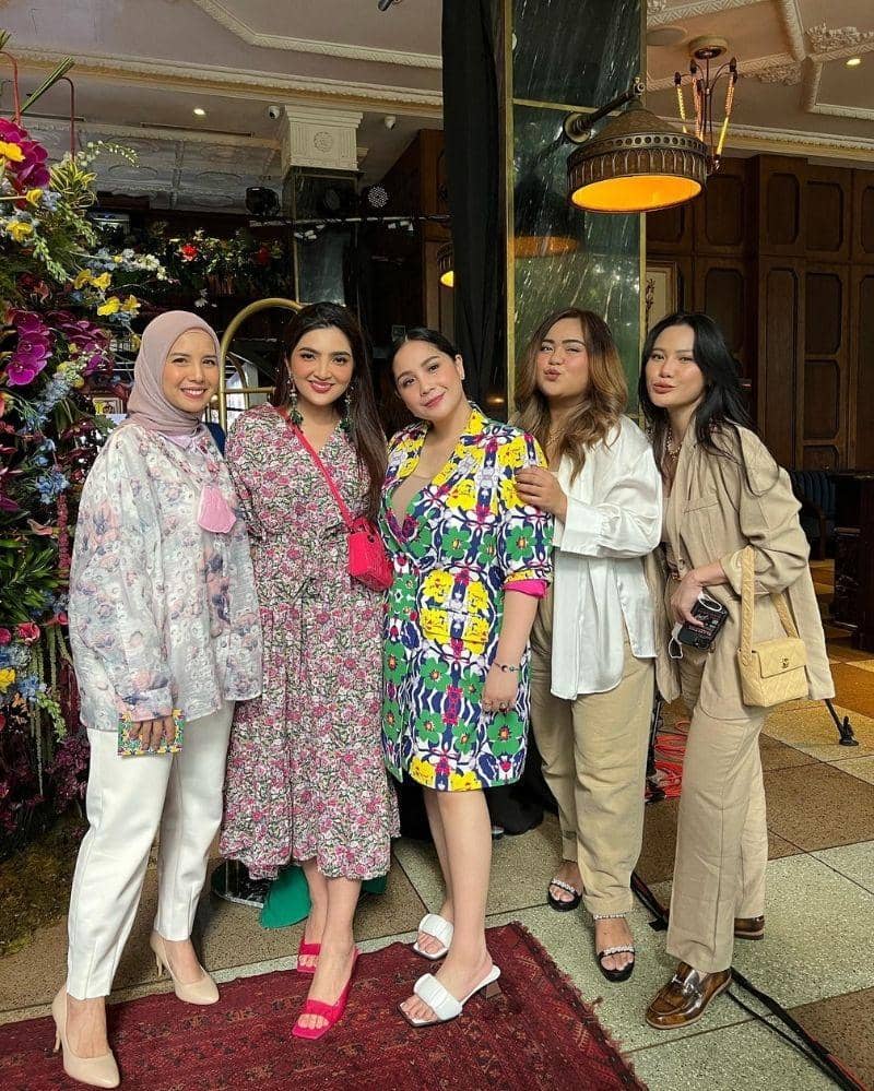 Instagram.com/tya_ariestya