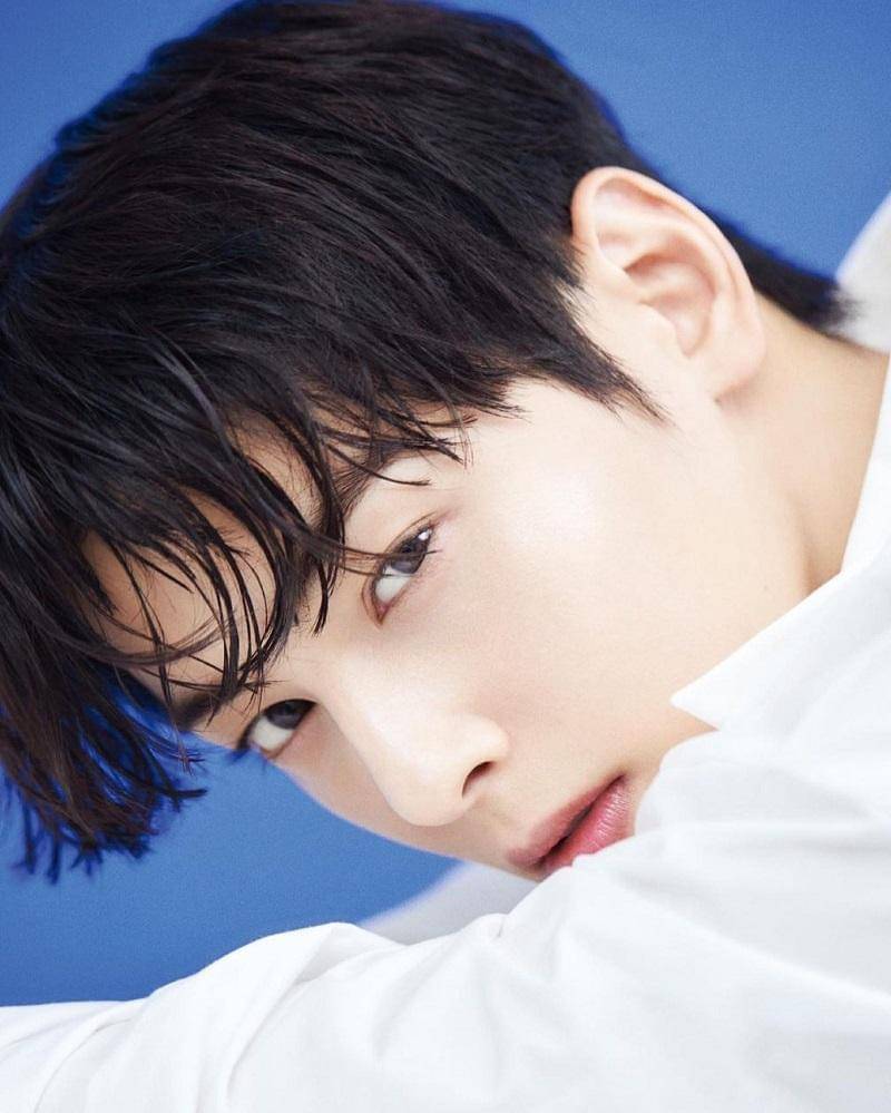 instagram.com/eunwo.o_c