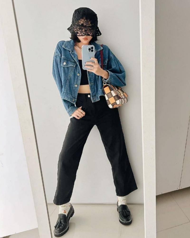 Instagram.com/isyanasarasvati