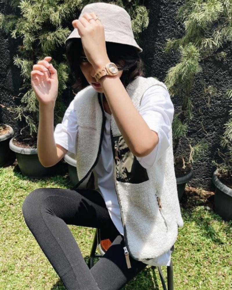 Instagram.com/isyanasarasvati