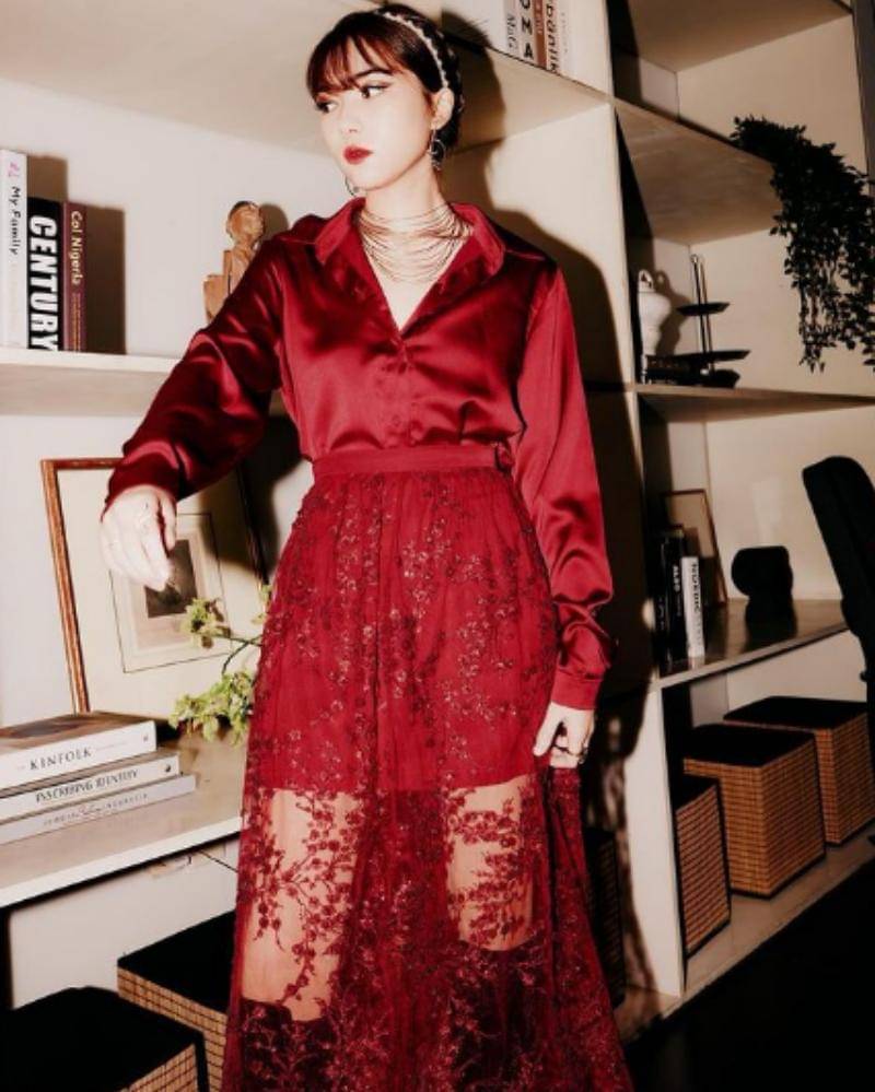 Instagram.com/isyanasarasvati