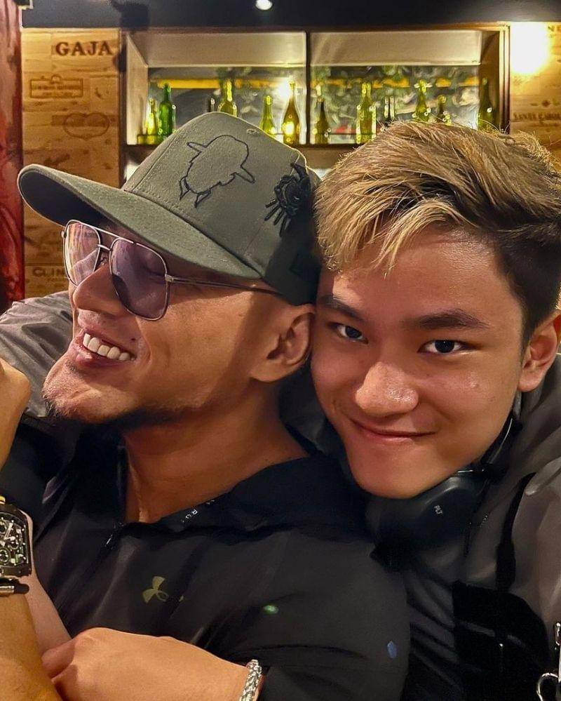 Instagram.com/azkacorbuzier