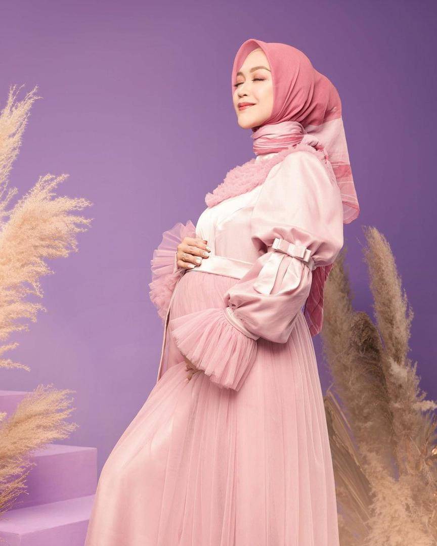 Instagram.com/riaricis1795