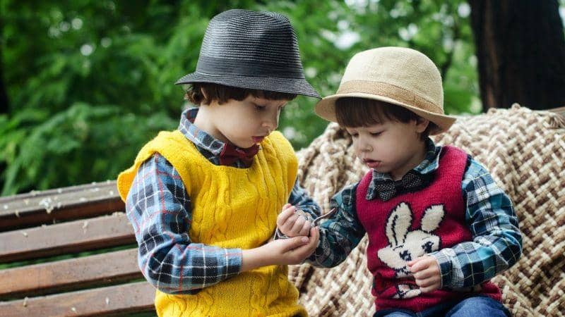Cara Mengajarkan Kebaikan pada Anak Berdasarkan Usianya