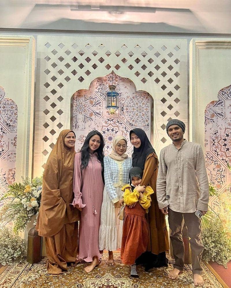 Instagram.com/rachelvennya