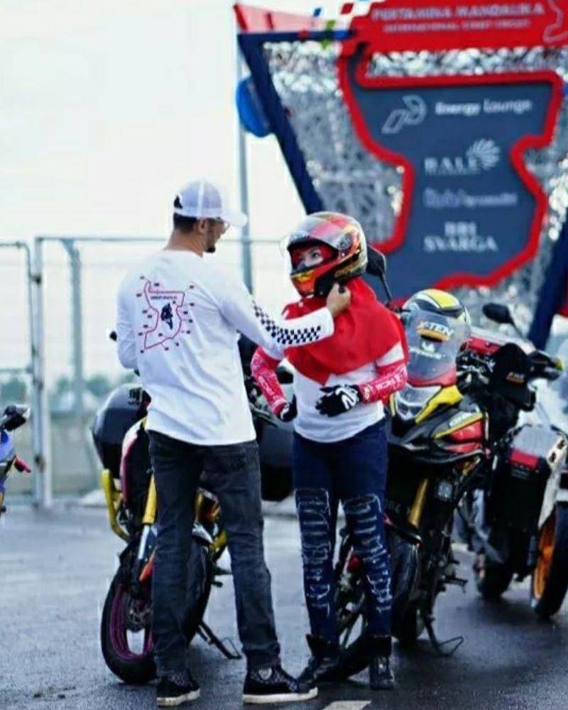 Instagram.com/roro.fitria1989