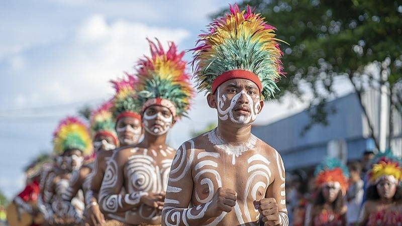 Tarian tradisional Papua - id.m.wikipedia.org