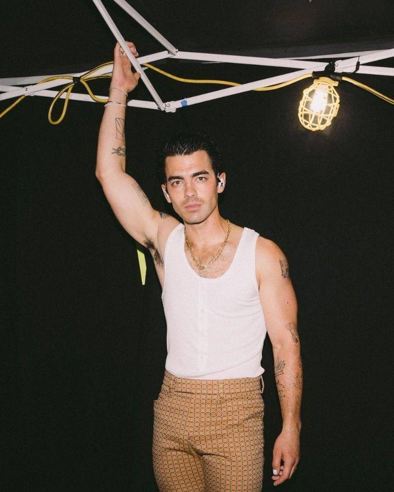 Instagram.com/joejonas